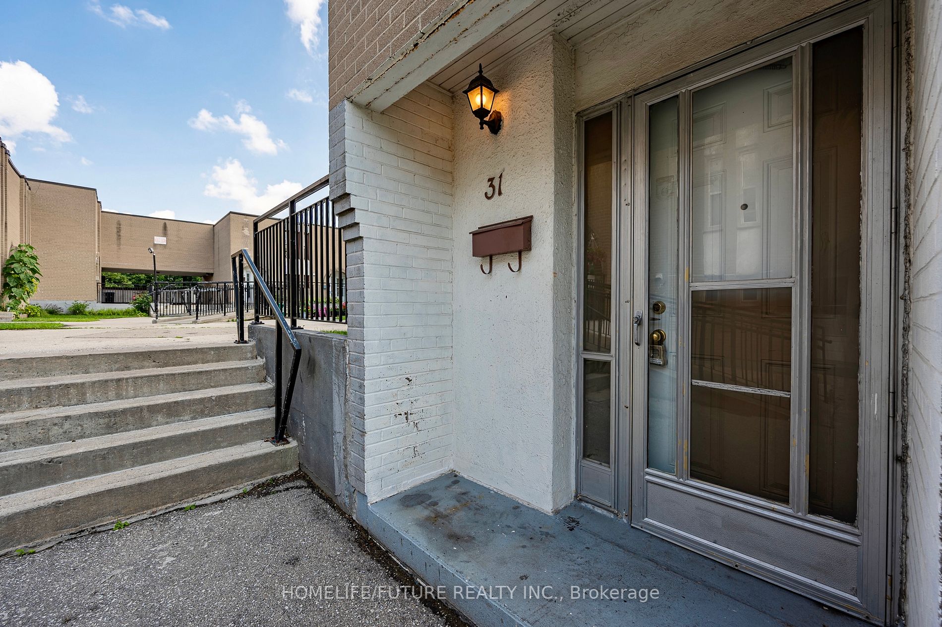 21 London Green Crt, #31