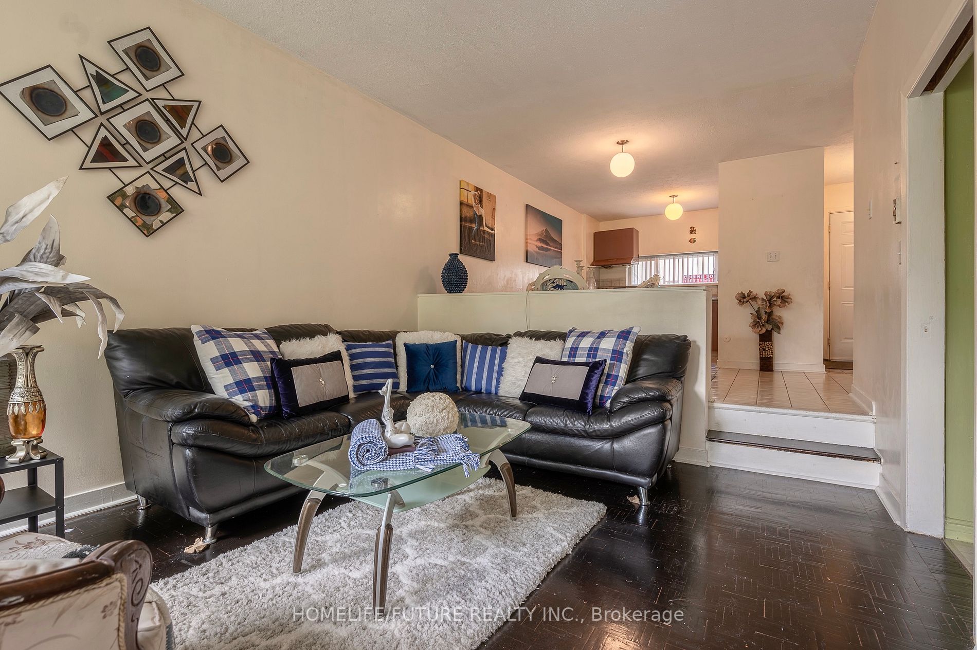 21 London Green Crt, #31