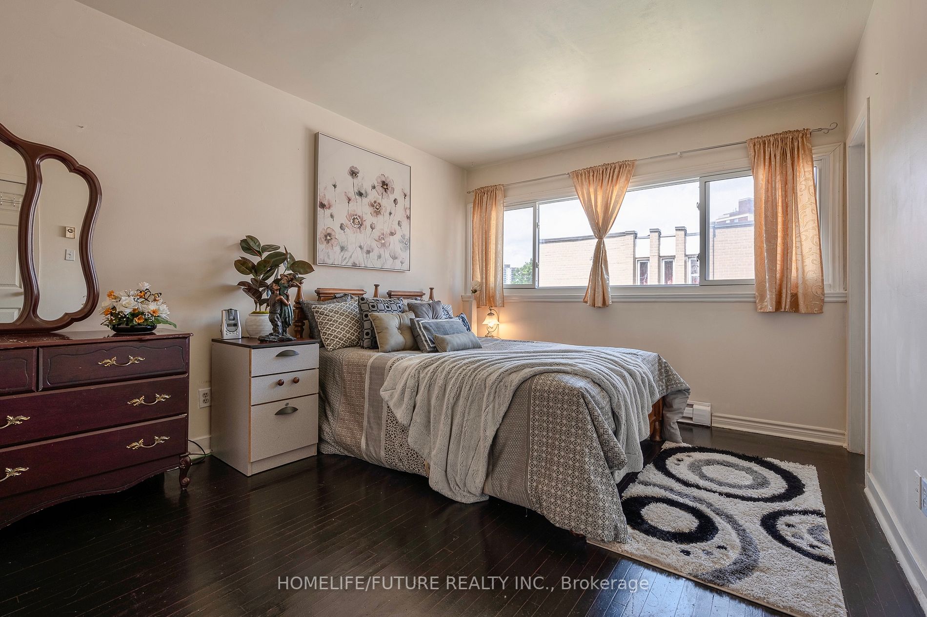 21 London Green Crt, #31
