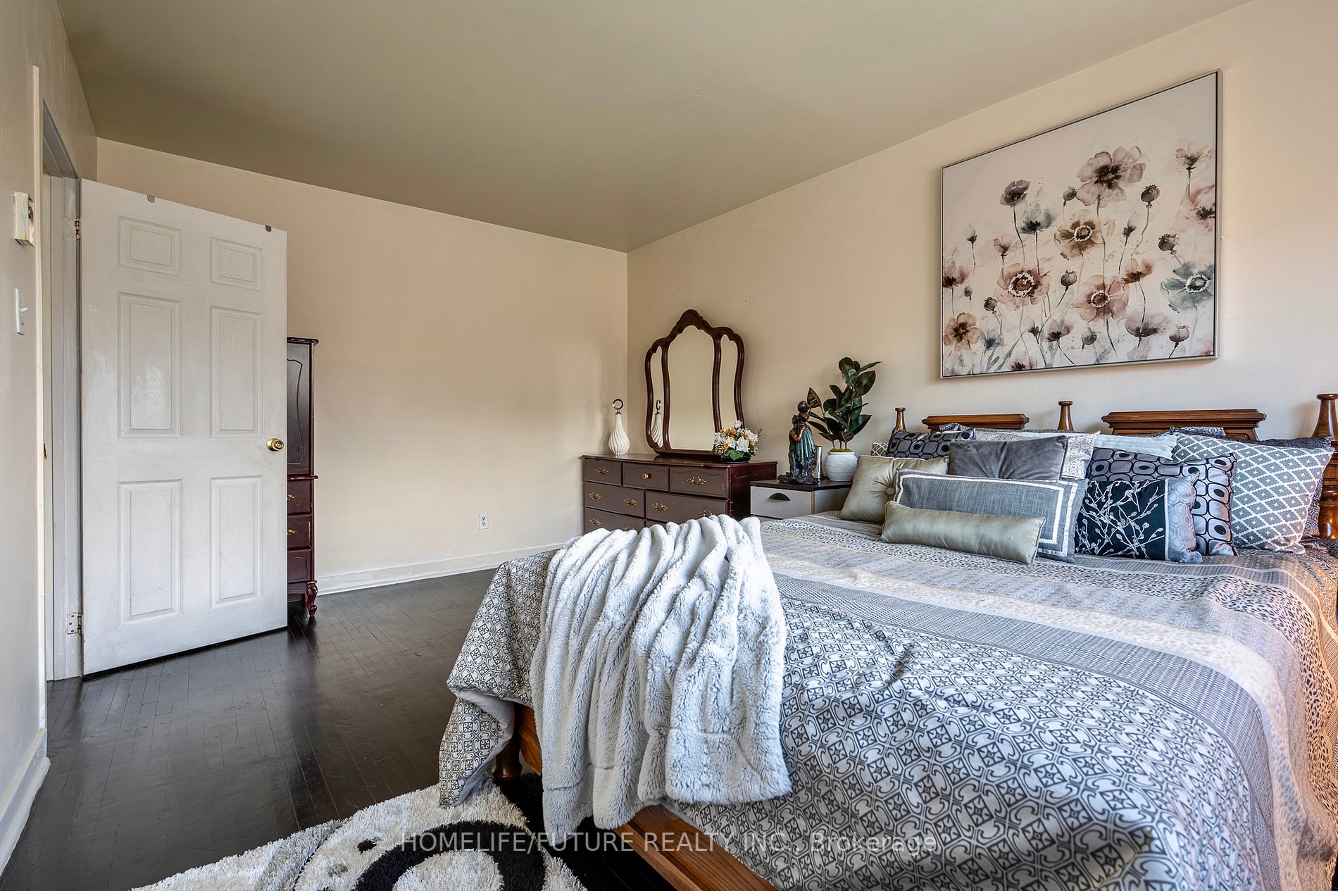 21 London Green Crt, #31