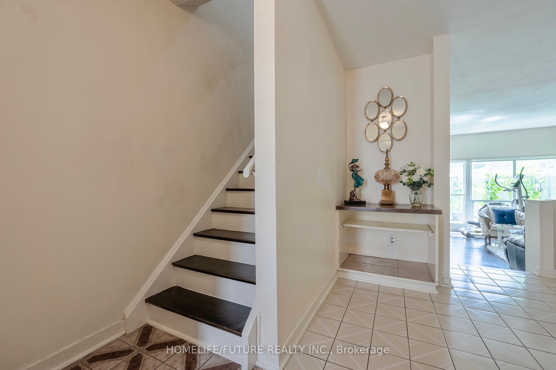 21 London Green Crt, #31