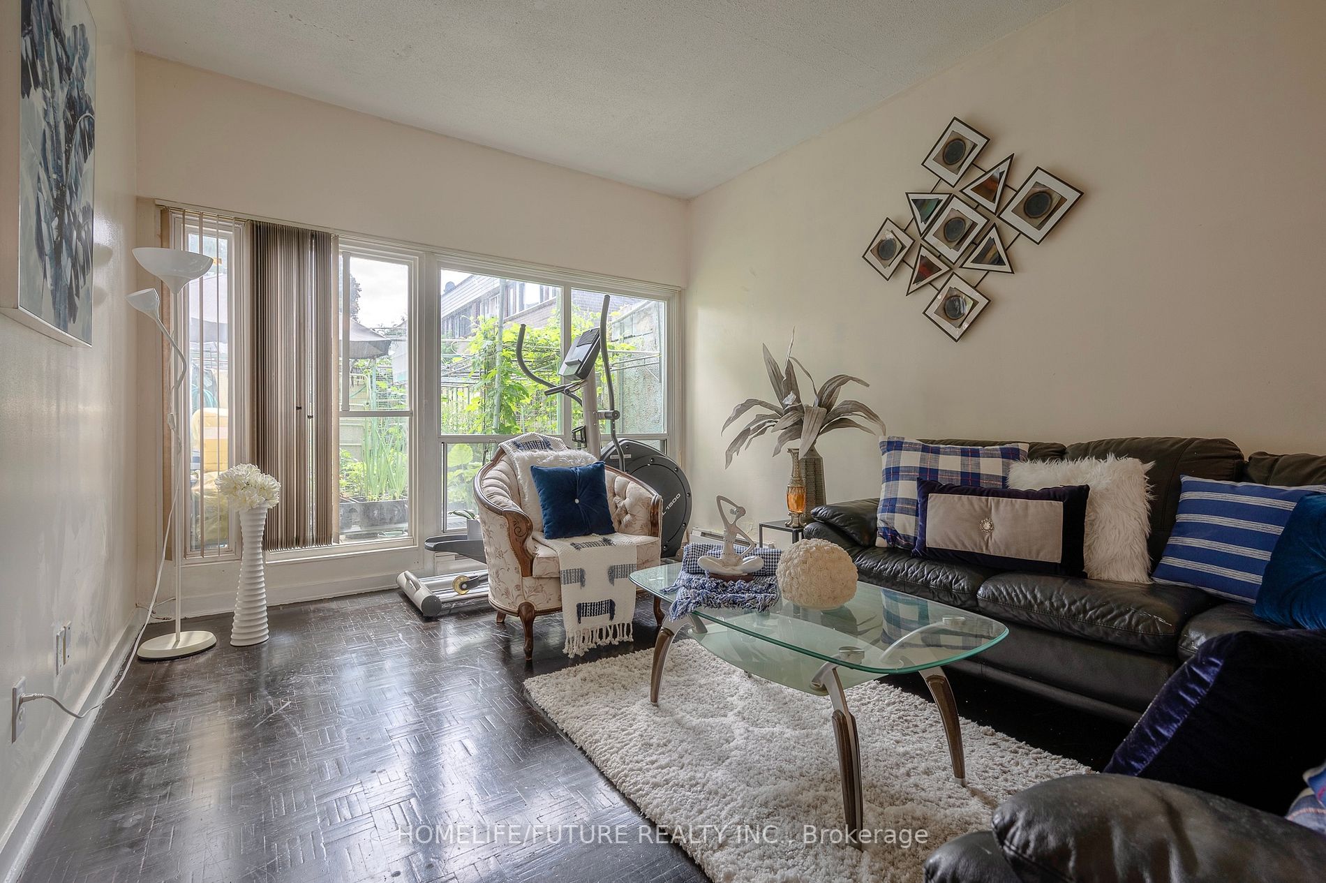 21 London Green Crt, #31