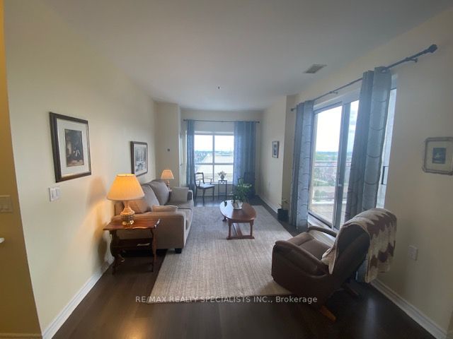 810 Scollard Crt, #1304