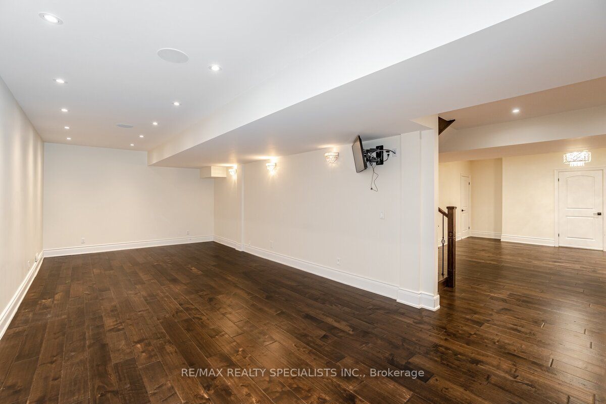 523 BROOKSIDE Drive