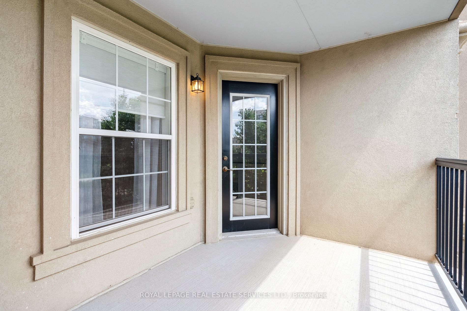 2055 Appleby Line, #211