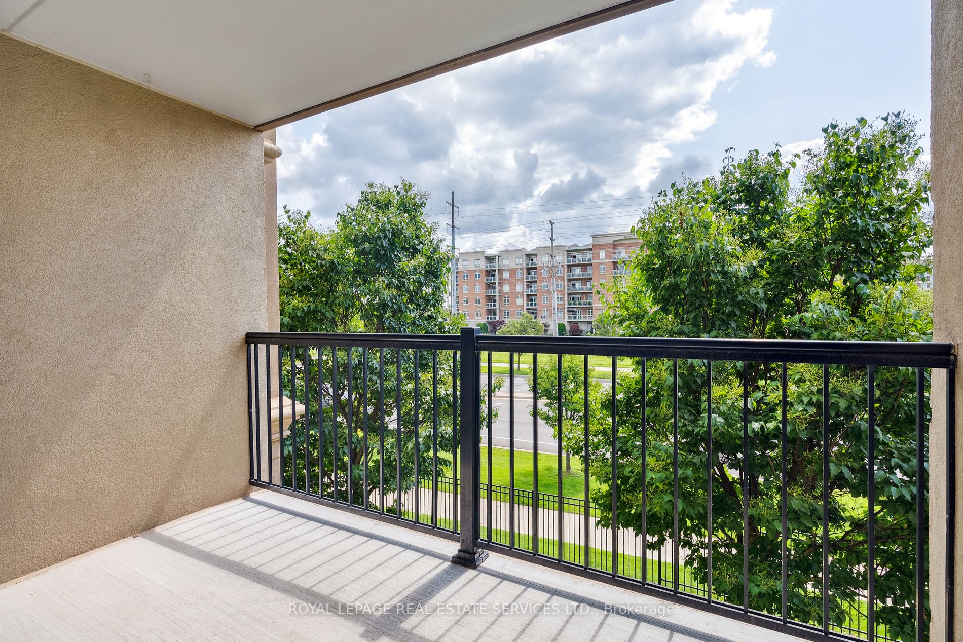 2055 Appleby Line, #211