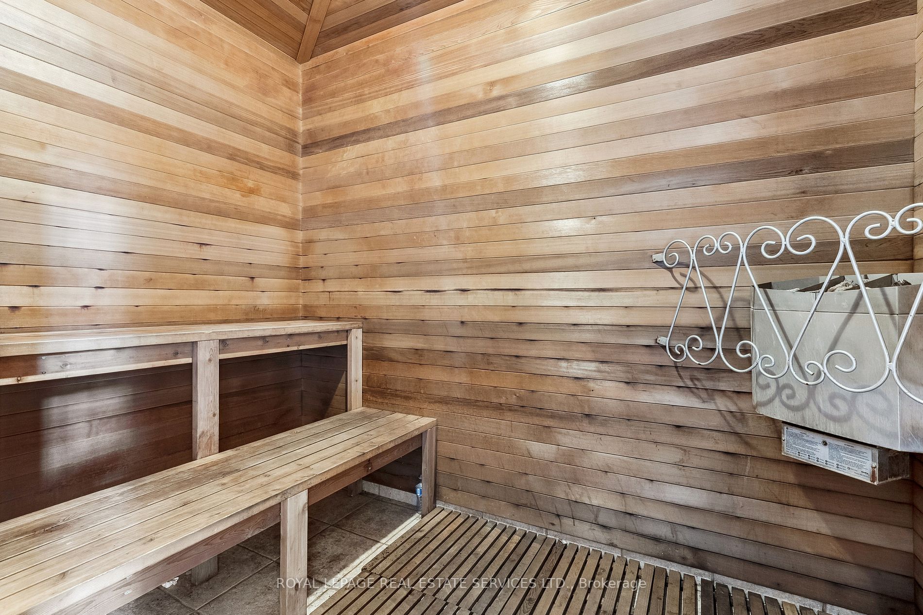 2055 Appleby Line, #211