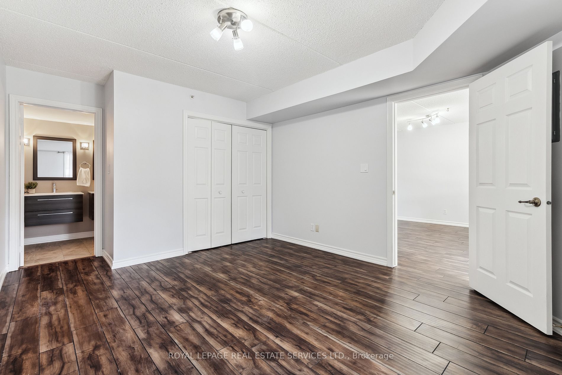 2055 Appleby Line, #211