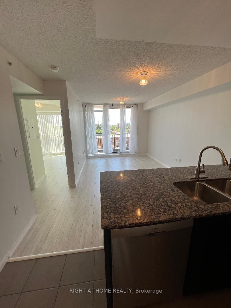 800 Lawrence Ave W, #415