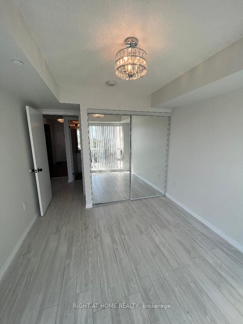 800 Lawrence Ave W, #415