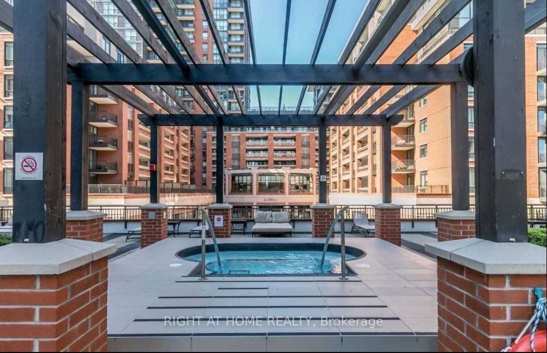 800 Lawrence Ave W, #415