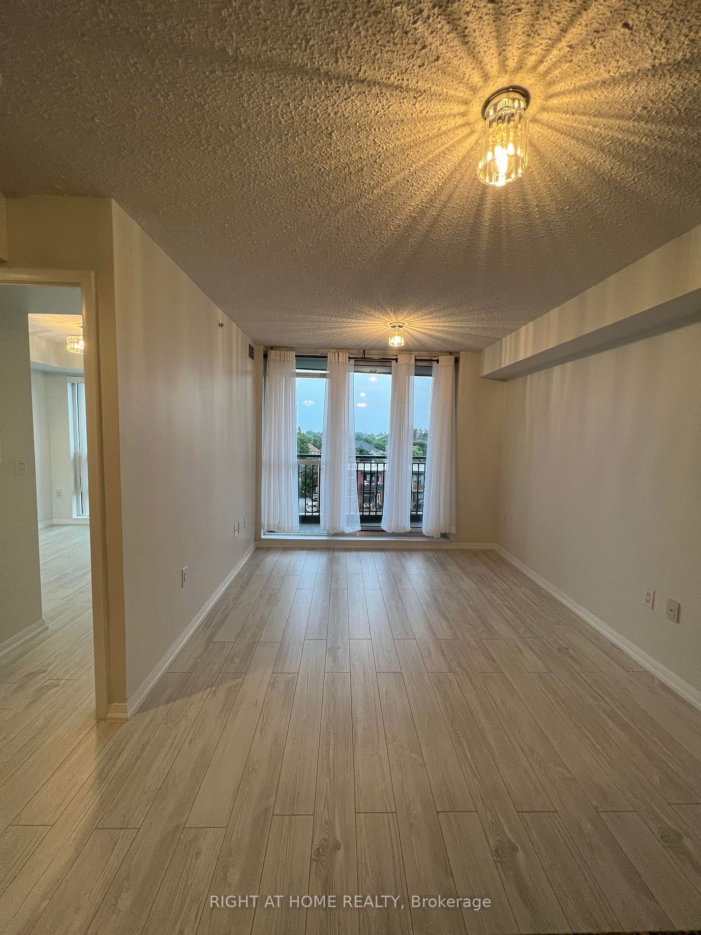 800 Lawrence Ave W, #415