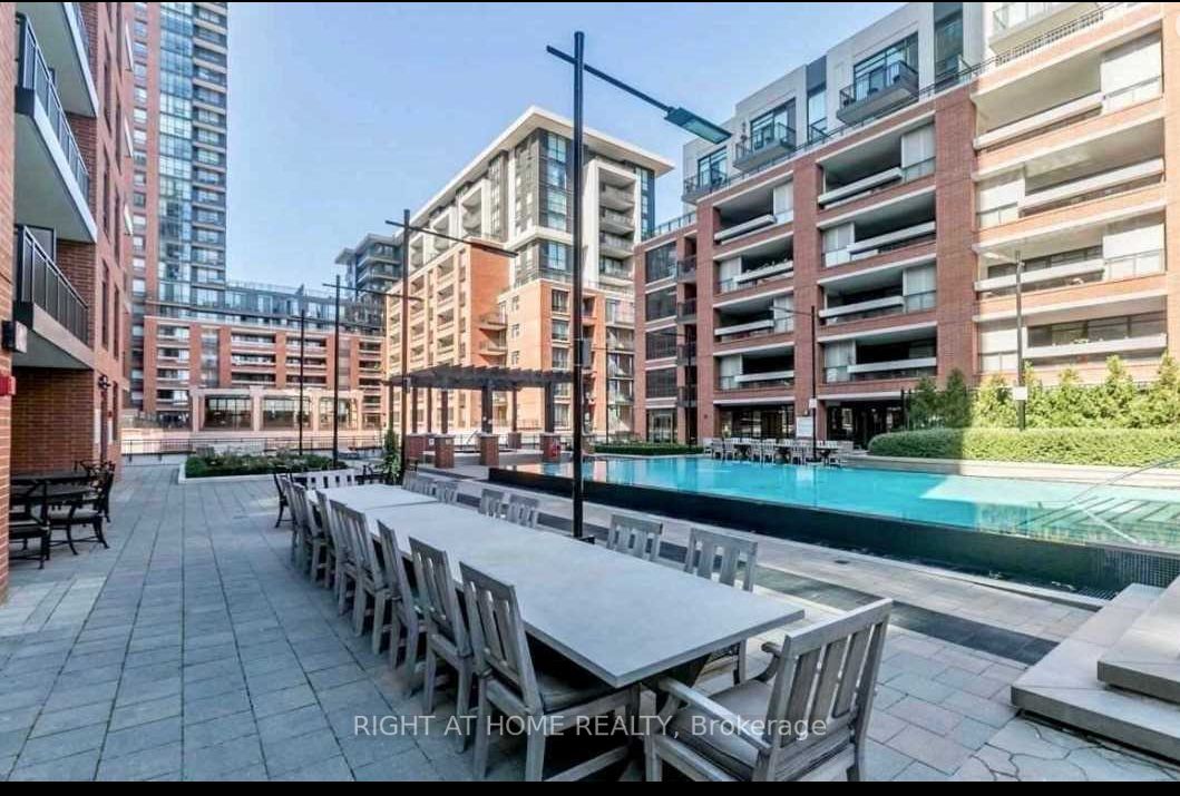 800 Lawrence Ave W, #415