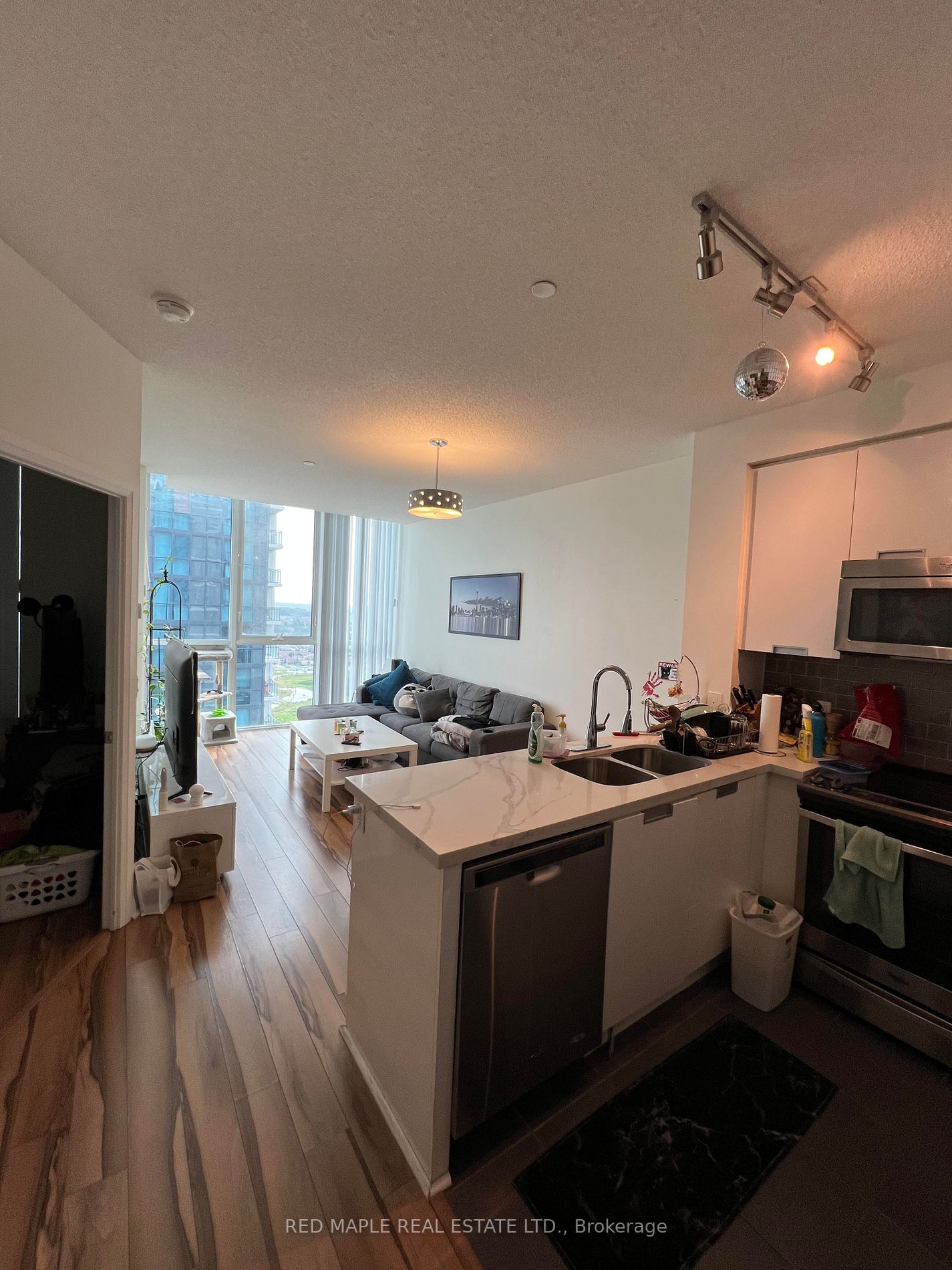 55 Eglinton Ave W, #2010