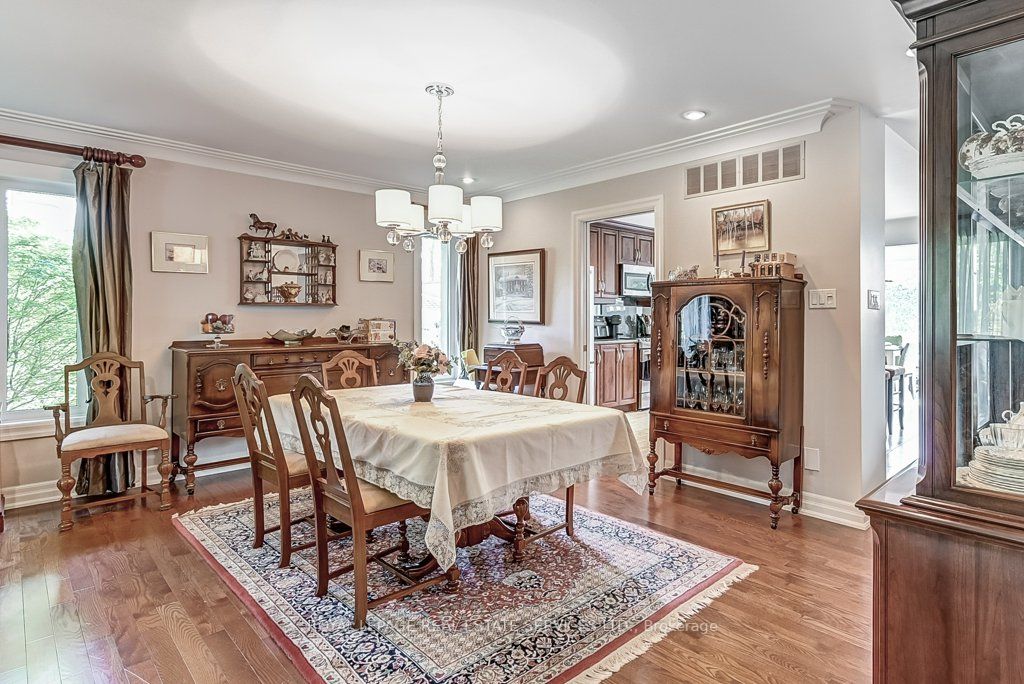 406 Maple Grove Dr