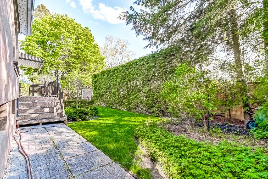 406 Maple Grove Dr