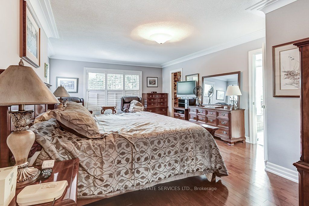 406 Maple Grove Dr