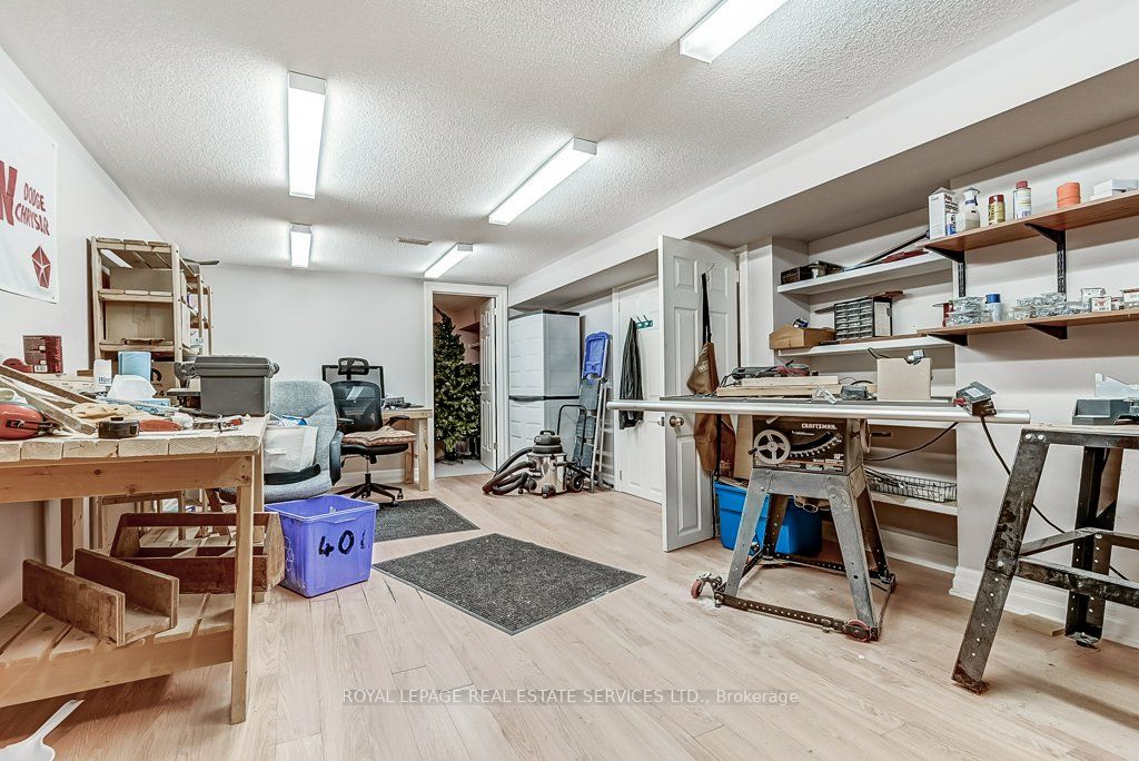406 Maple Grove Dr