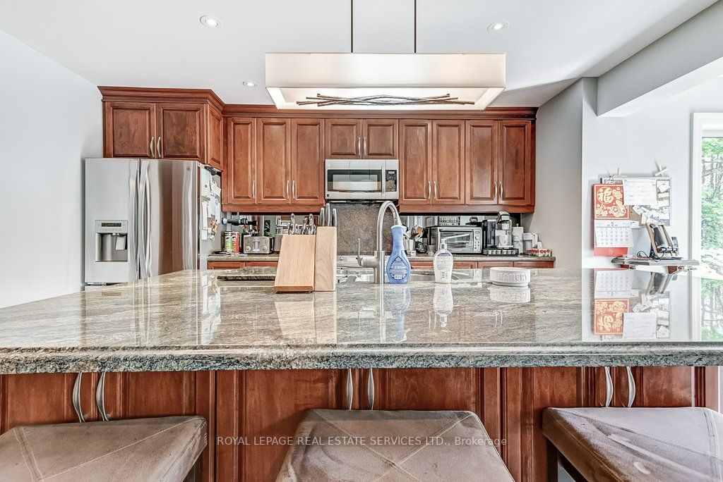406 Maple Grove Dr