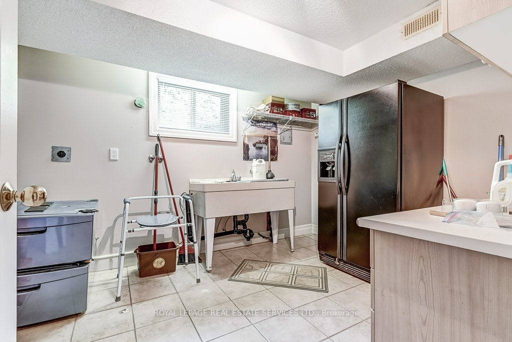 406 Maple Grove Dr
