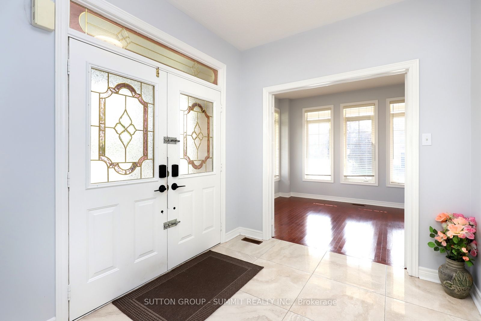 1087 Abbott St, #Upper