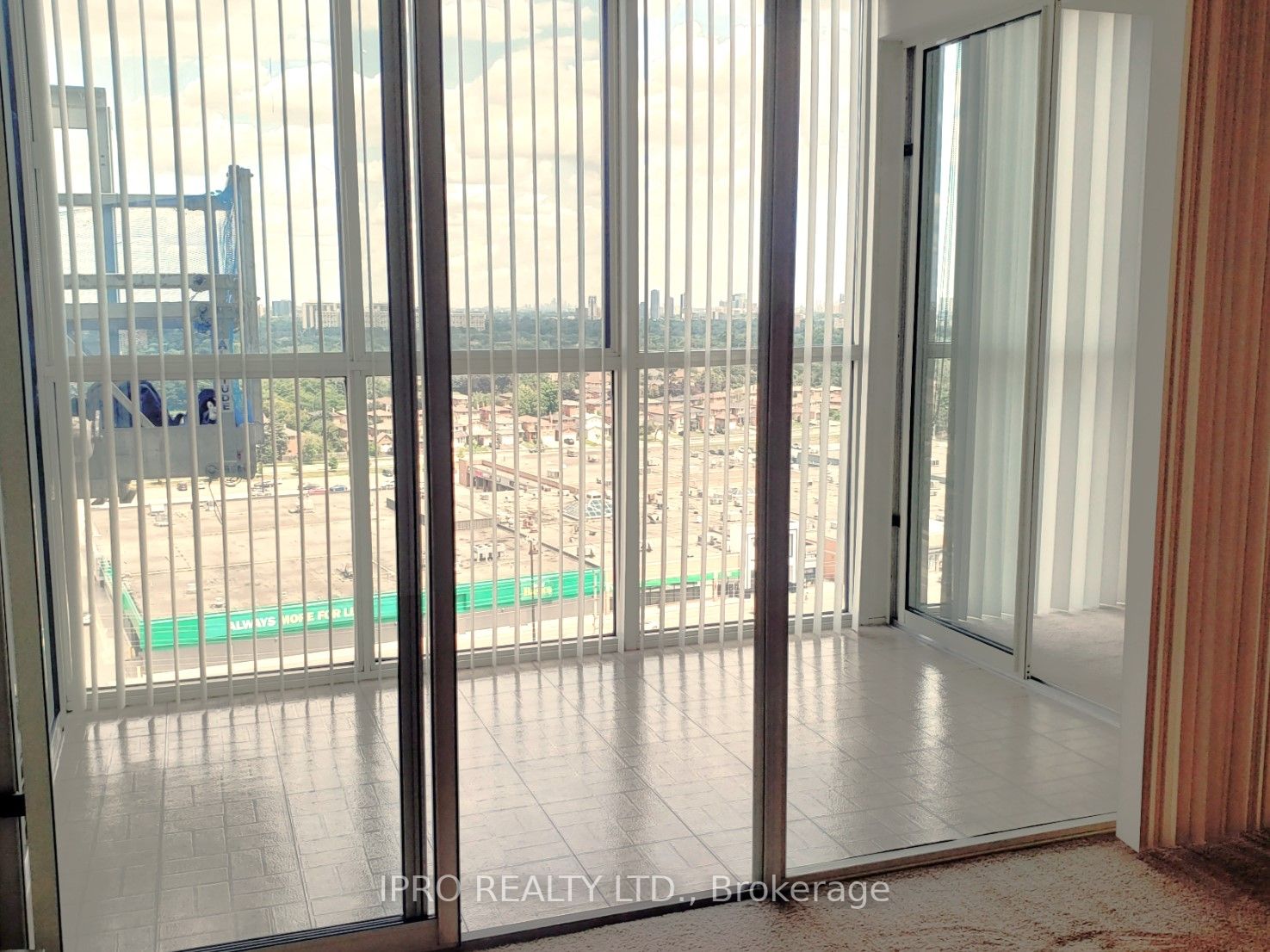 1360 Rathburn Rd E, #1705