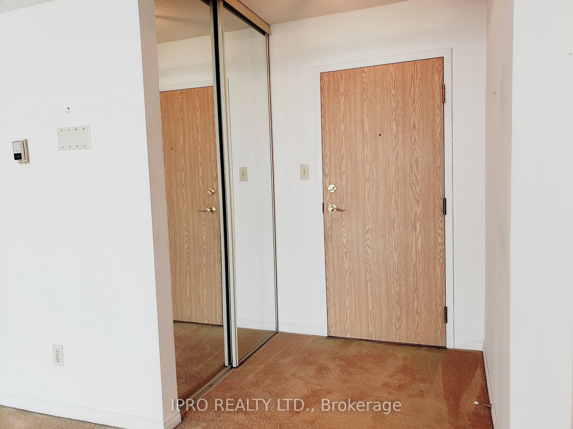 1360 Rathburn Rd E, #1705