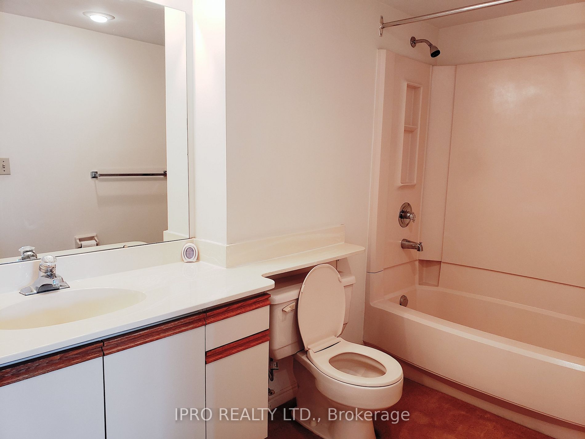 1360 Rathburn Rd E, #1705