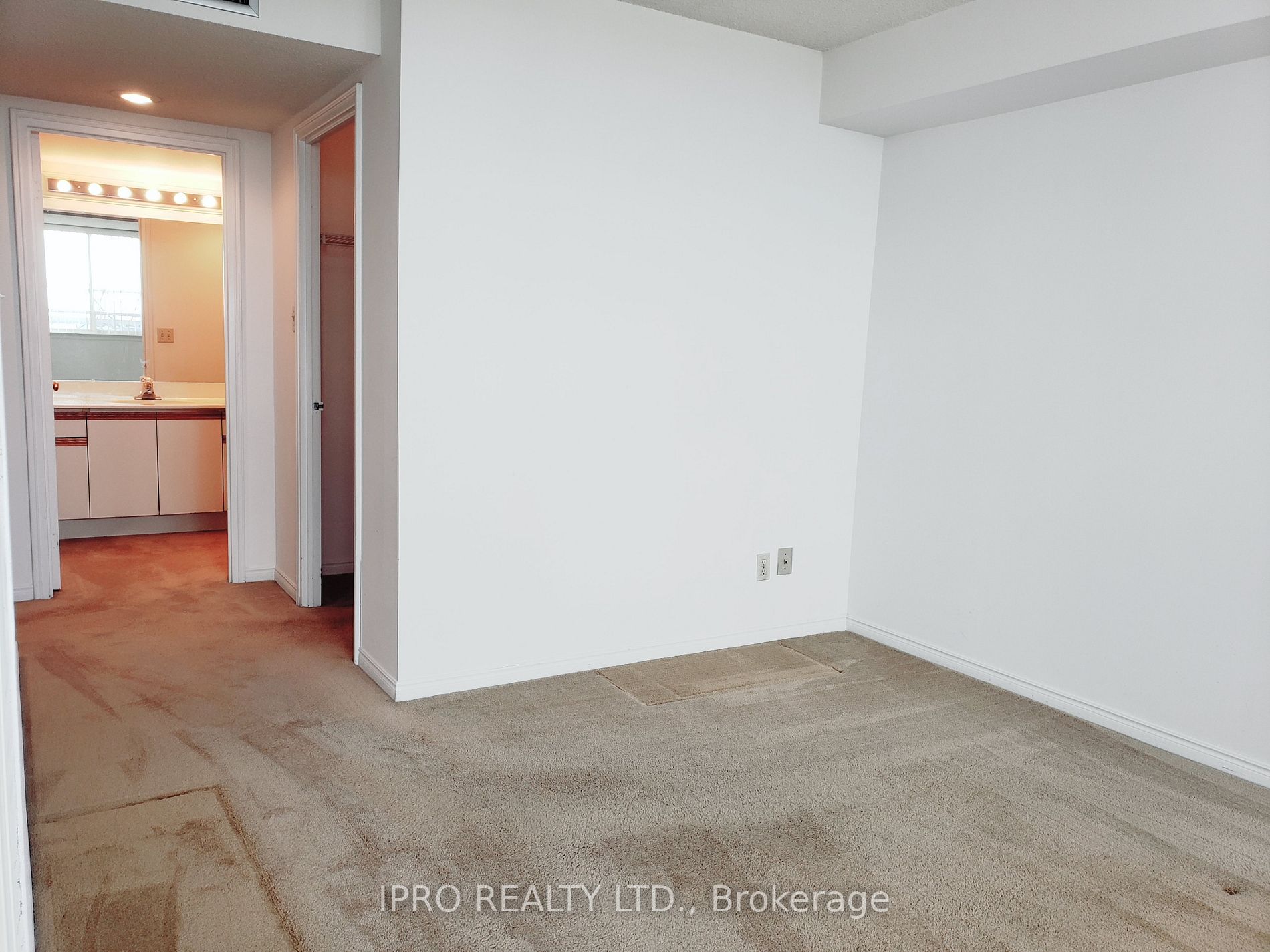 1360 Rathburn Rd E, #1705