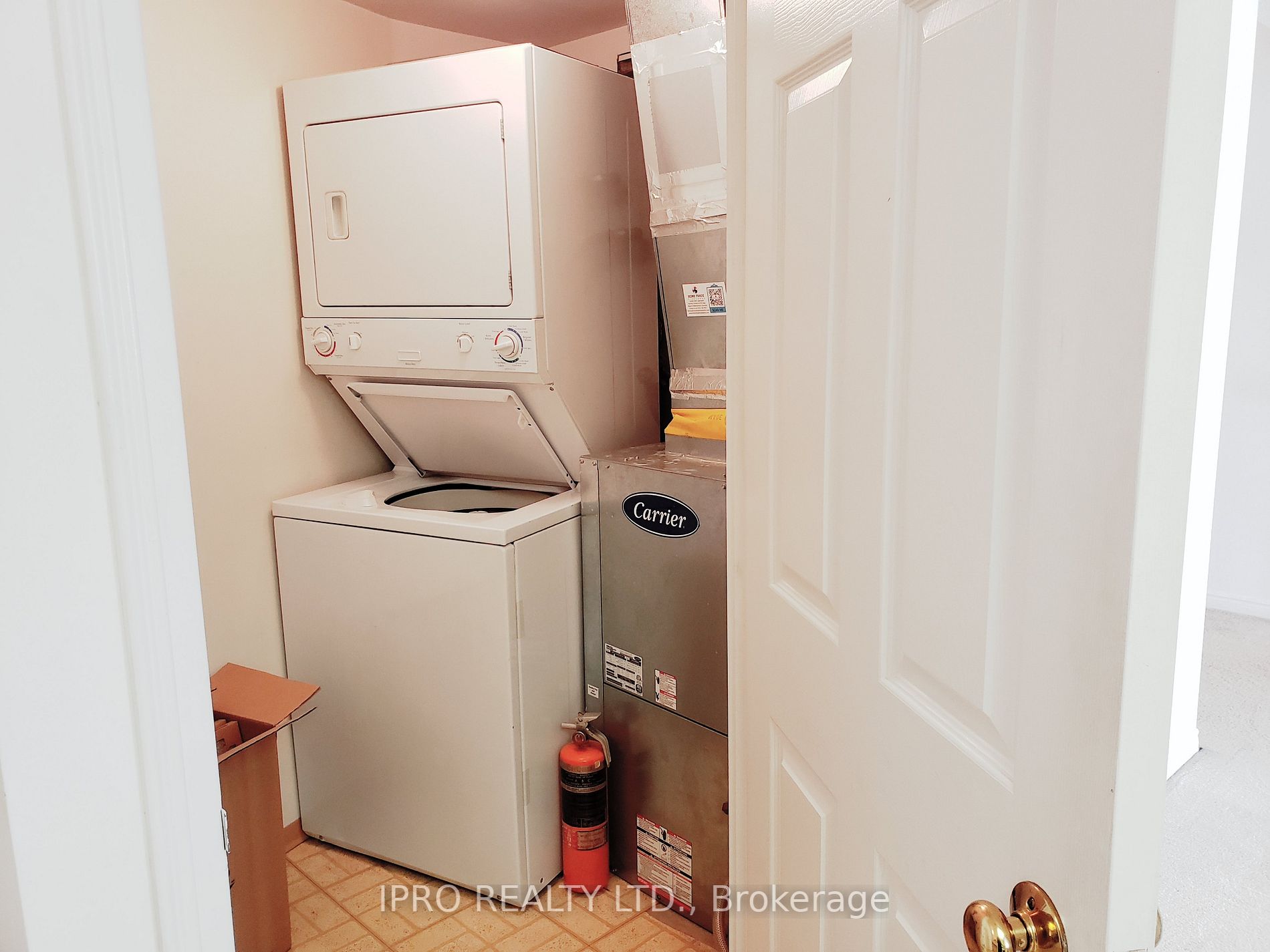 1360 Rathburn Rd E, #1705