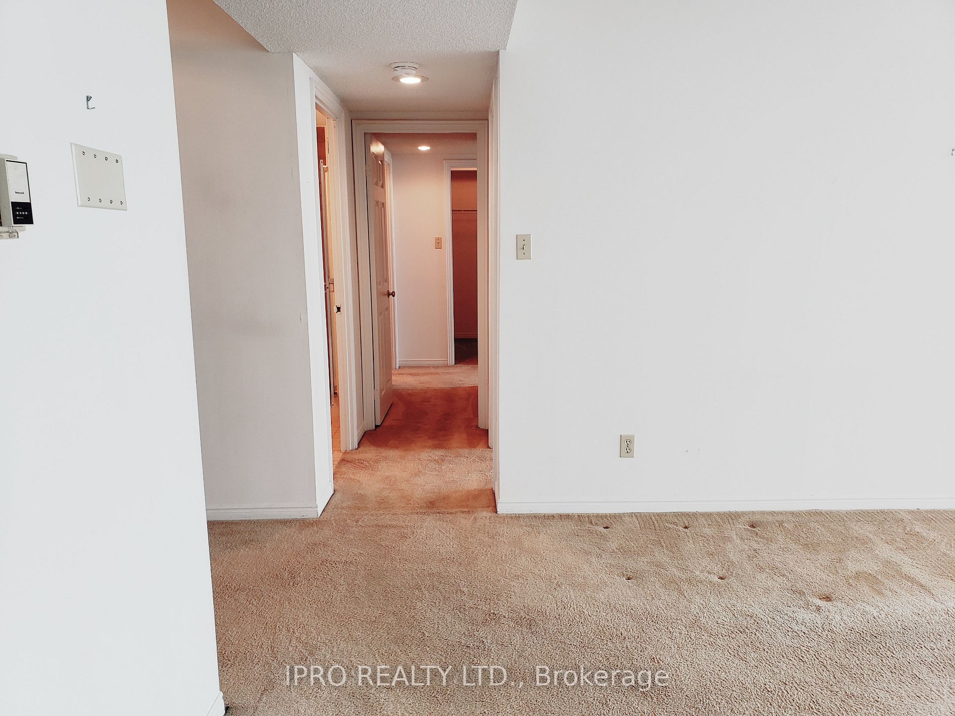 1360 Rathburn Rd E, #1705