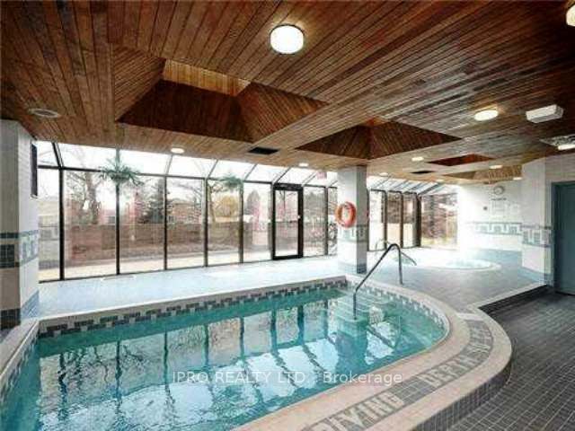 1360 Rathburn Rd E, #1705