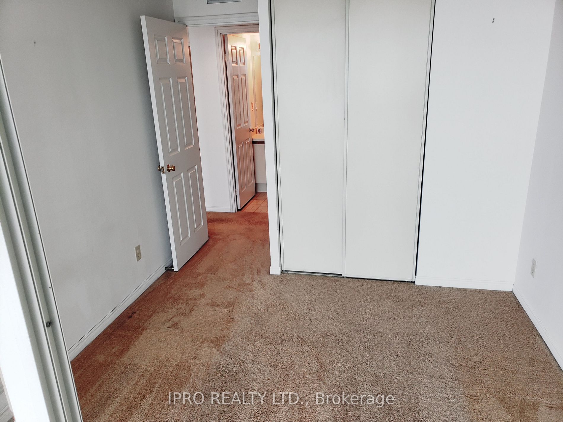 1360 Rathburn Rd E, #1705