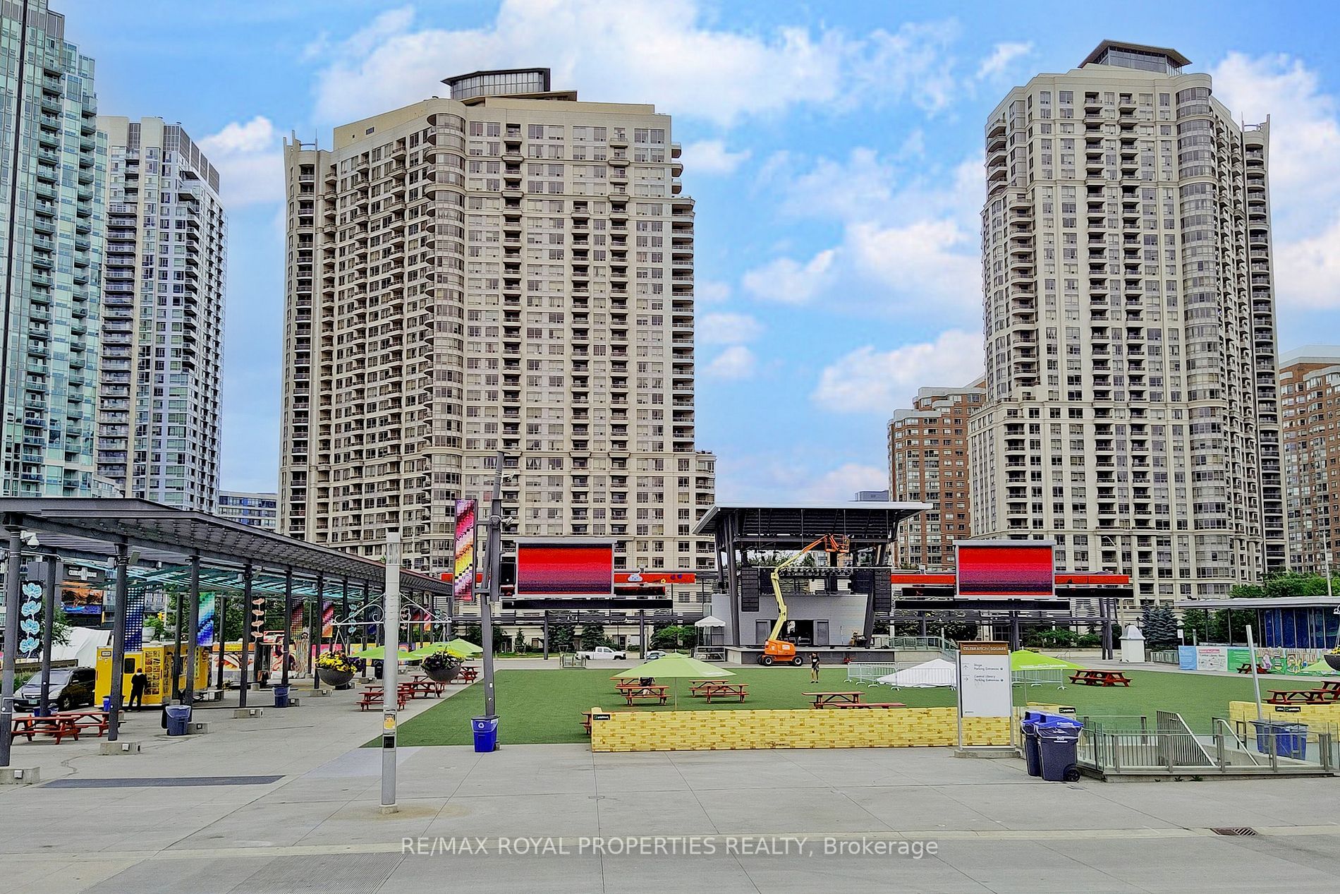 265 Enfield Pl, #1807