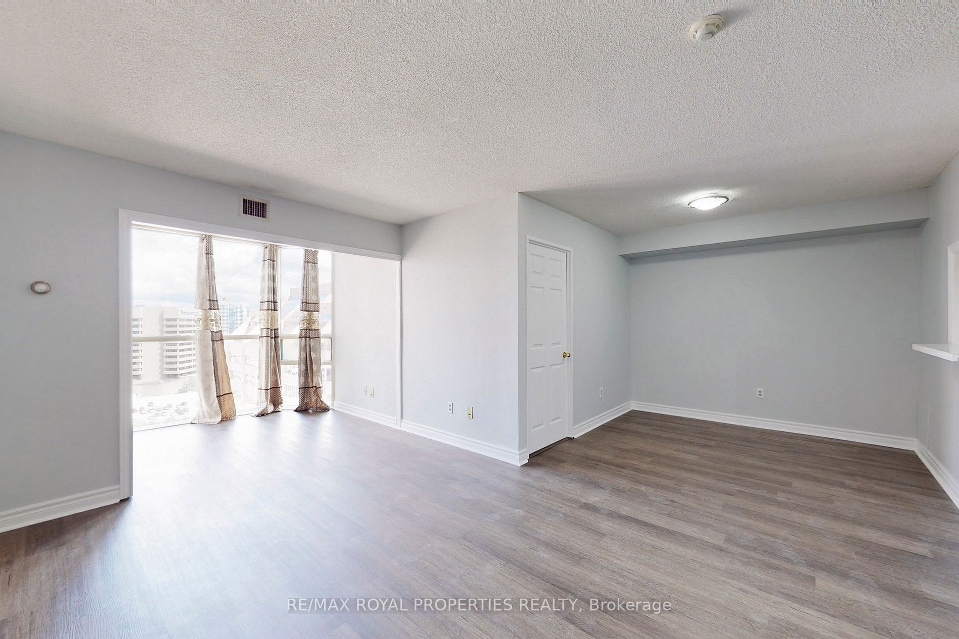 265 Enfield Pl, #1807