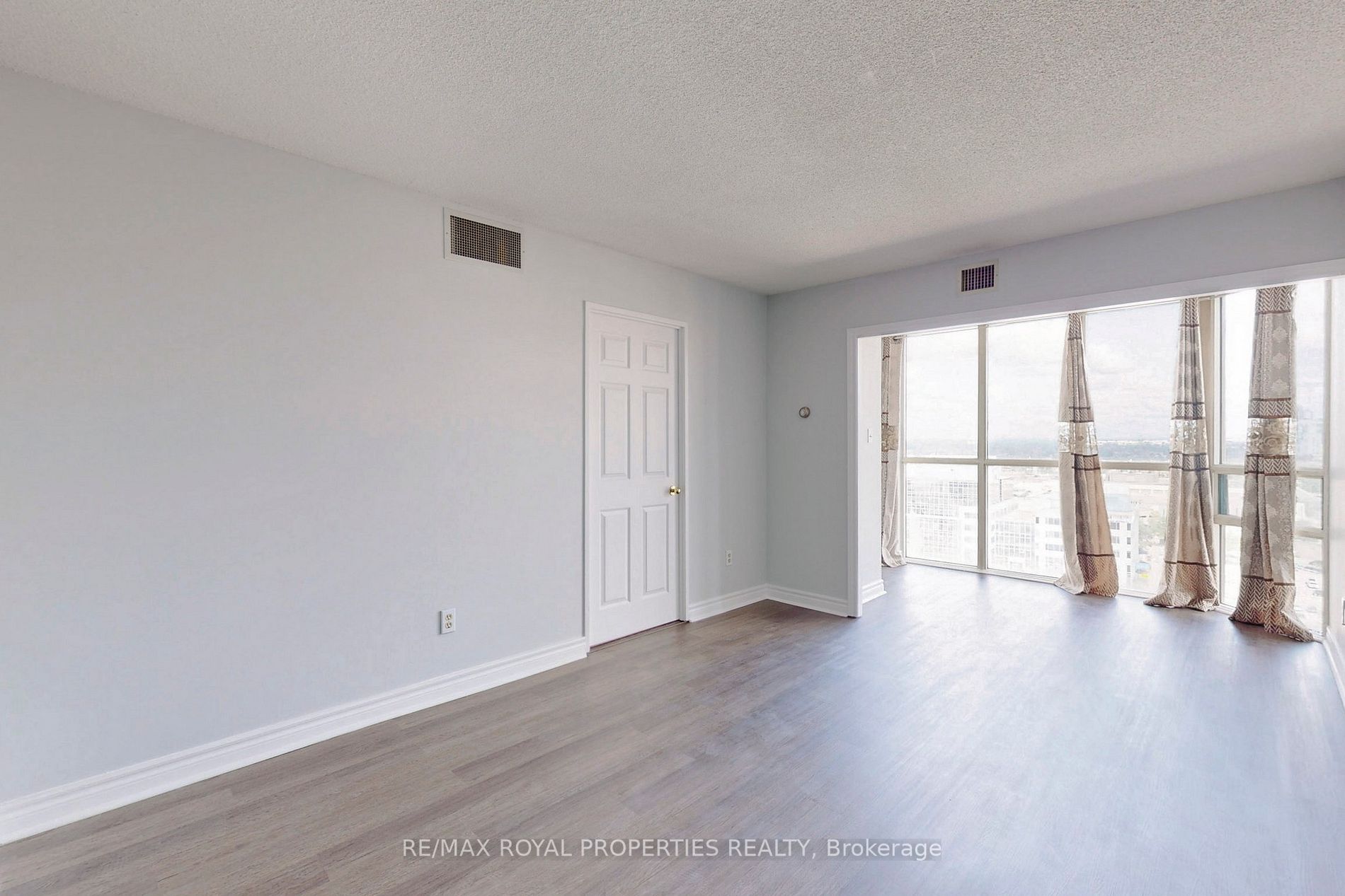 265 Enfield Pl, #1807