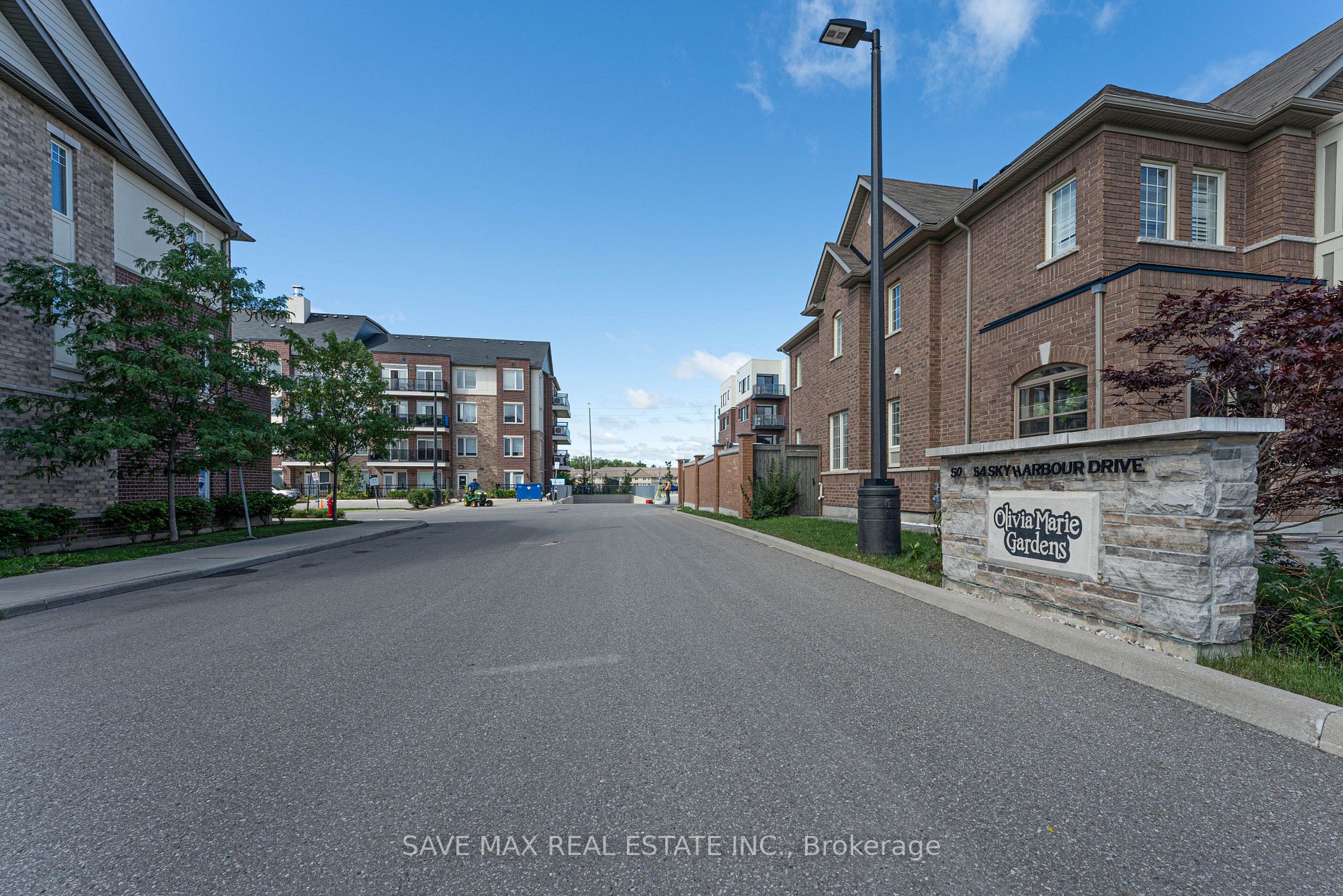 54 Sky Harbour Dr E, #404