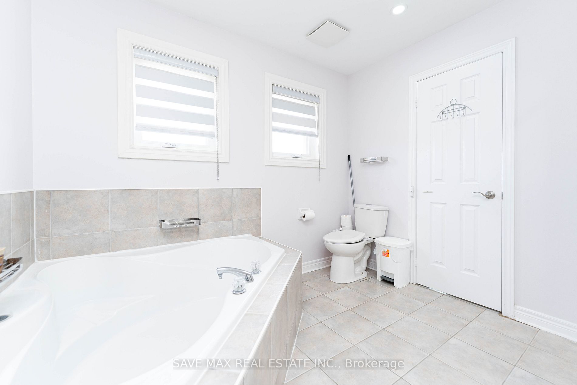 3 Fairhill Ave