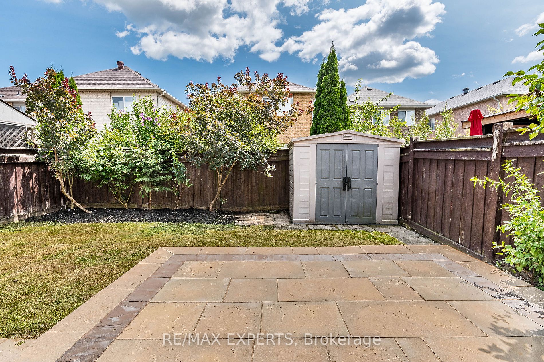 48 Lismer Cres