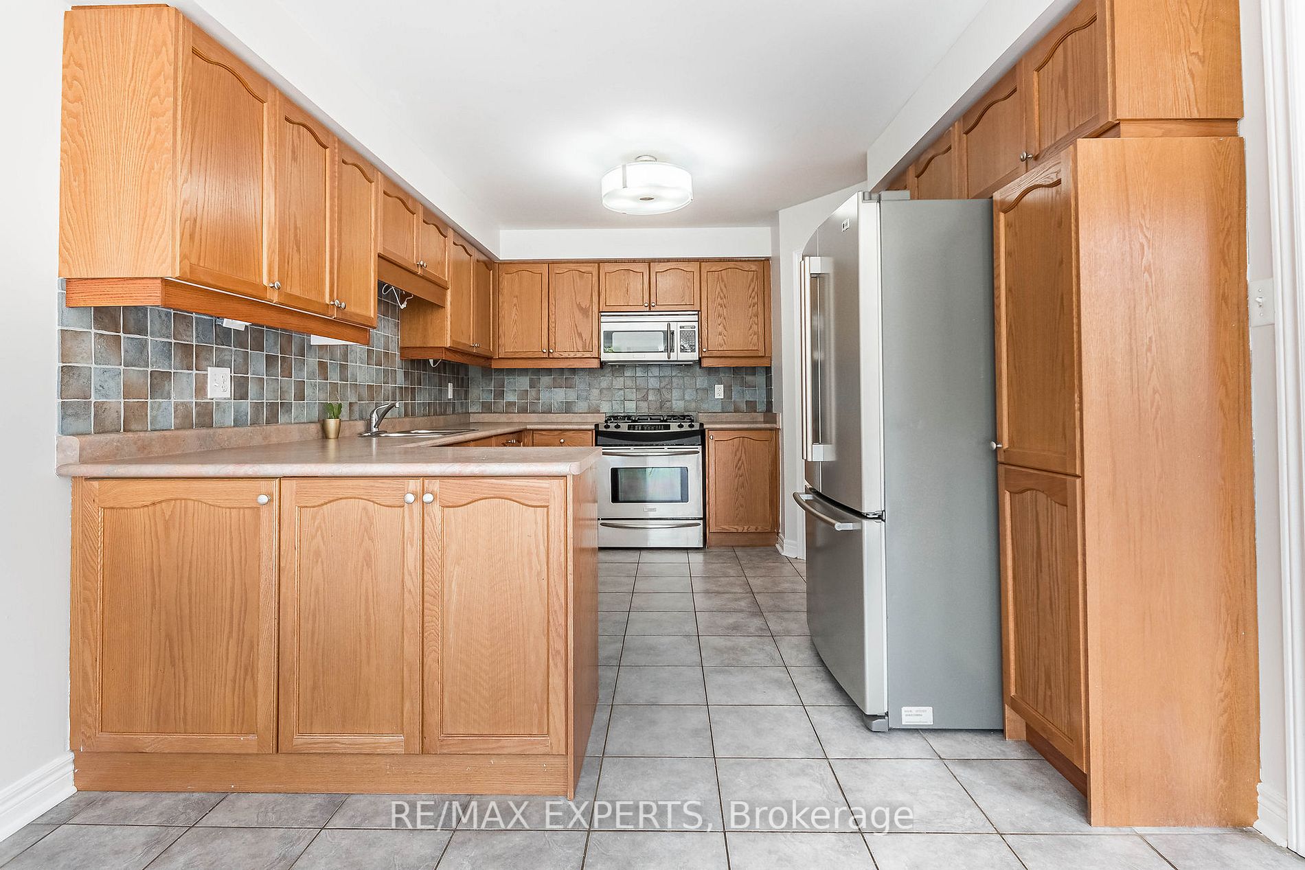 48 Lismer Cres