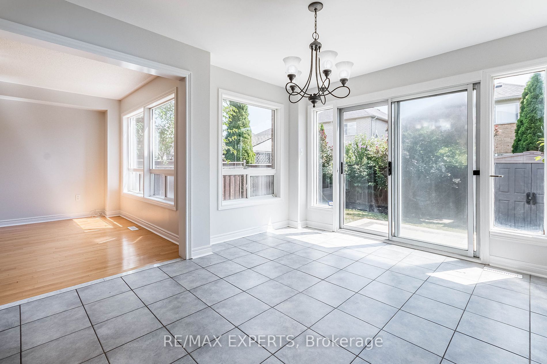 48 Lismer Cres