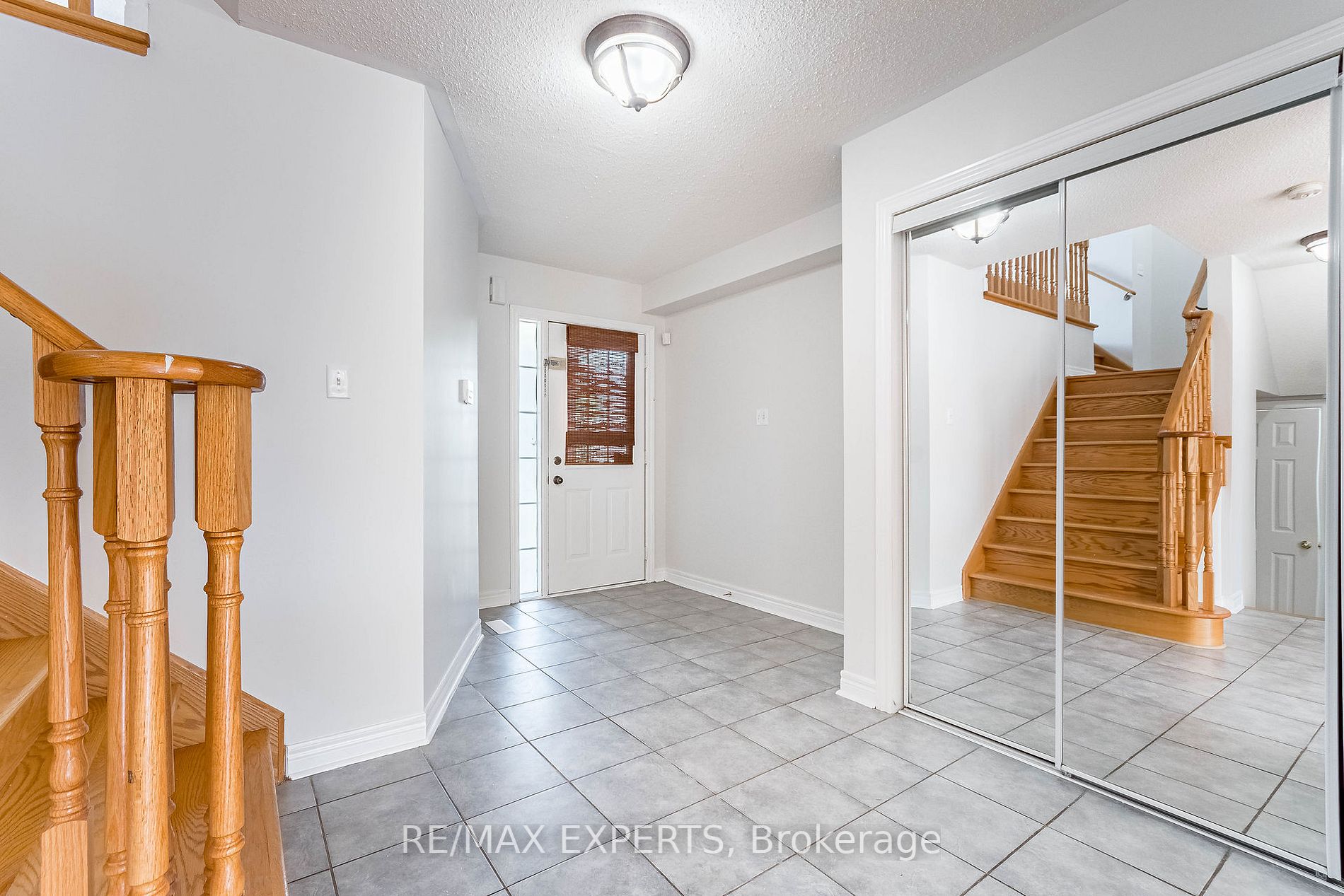 48 Lismer Cres