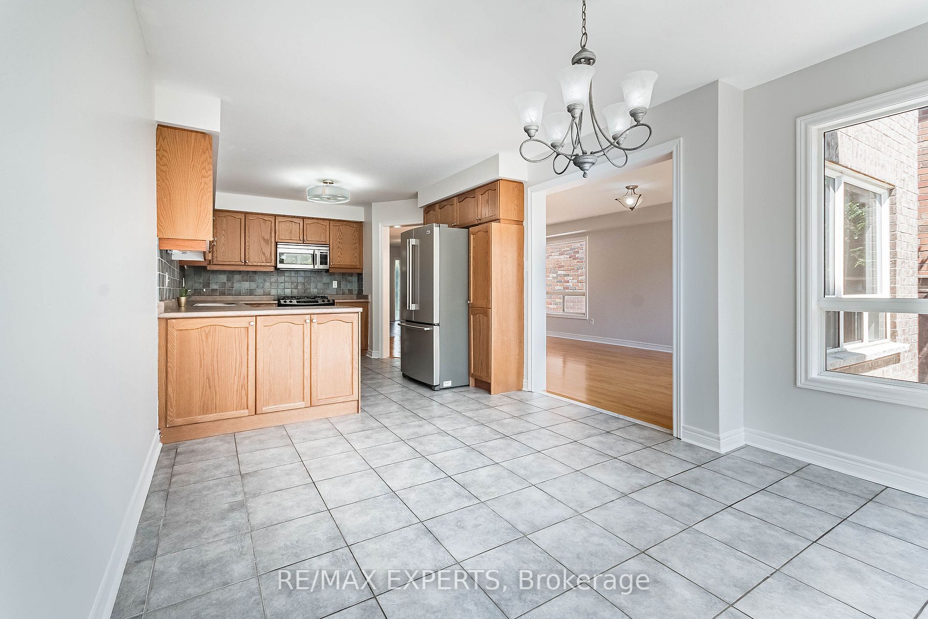 48 Lismer Cres