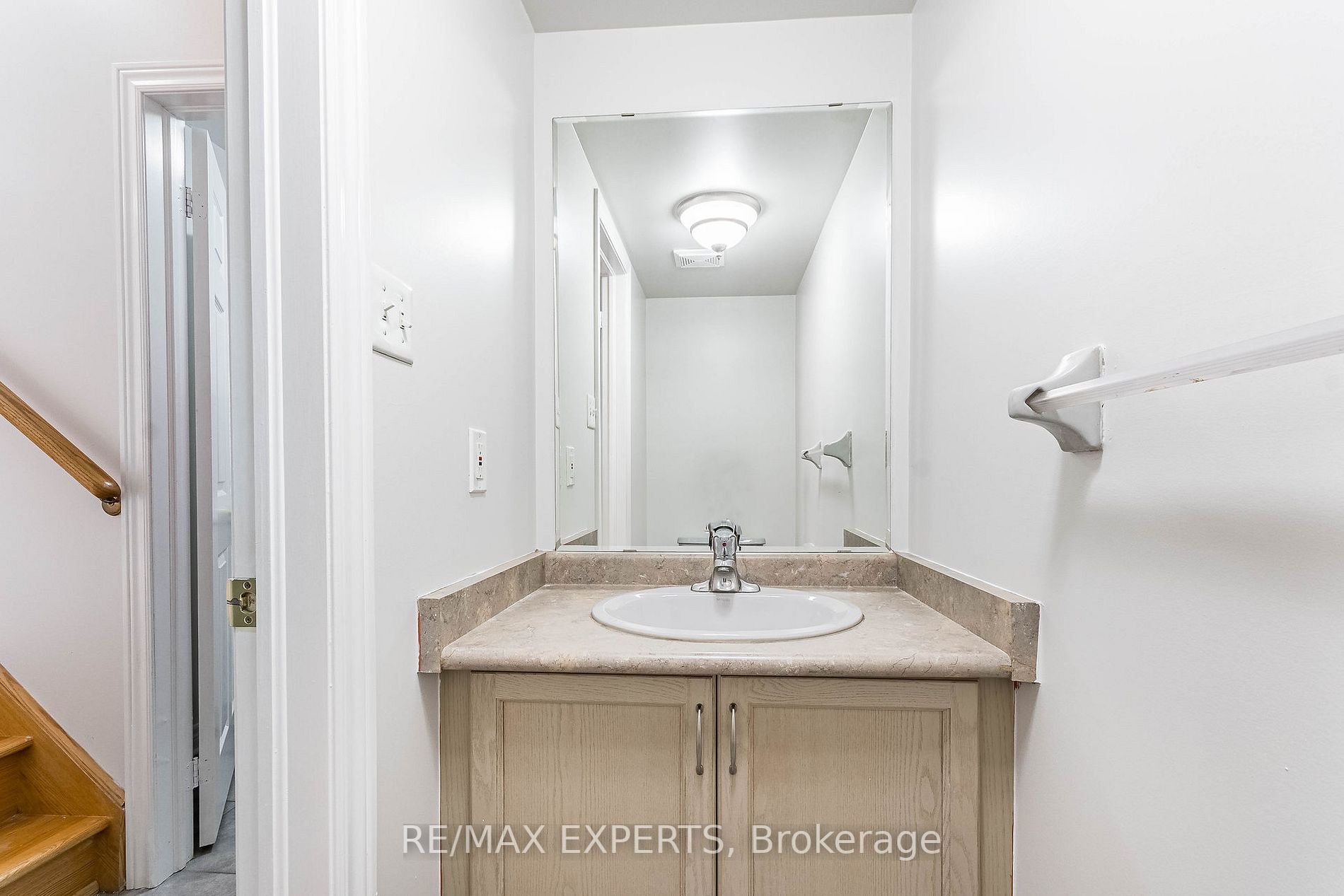 48 Lismer Cres