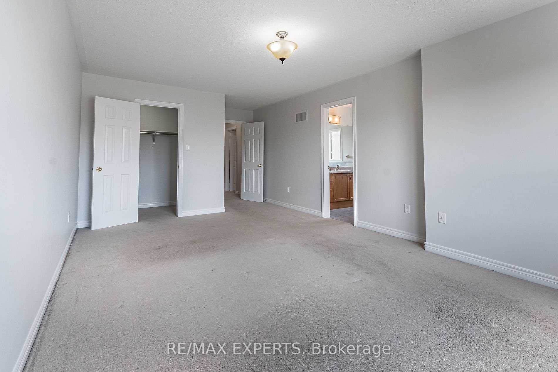 48 Lismer Cres