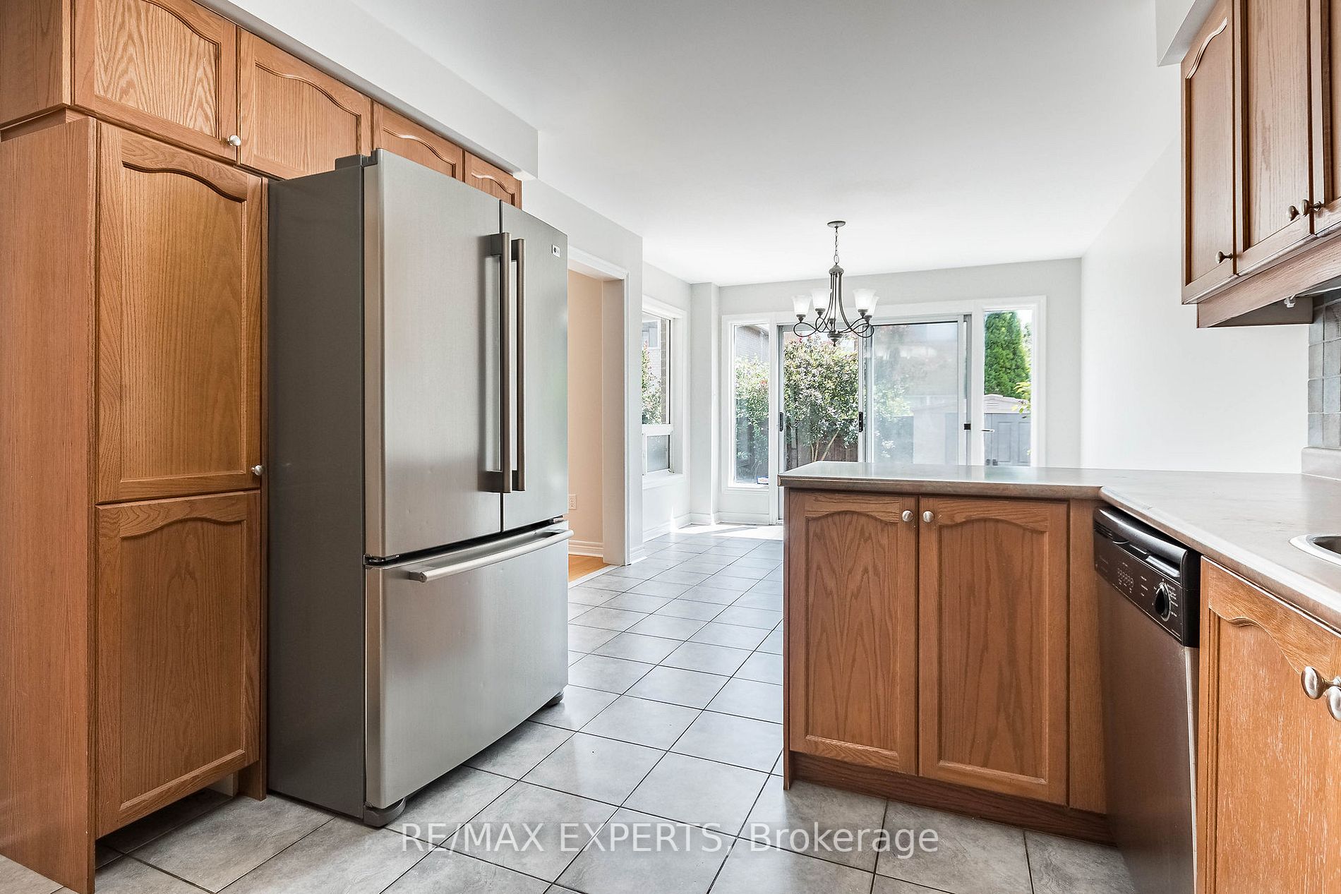 48 Lismer Cres