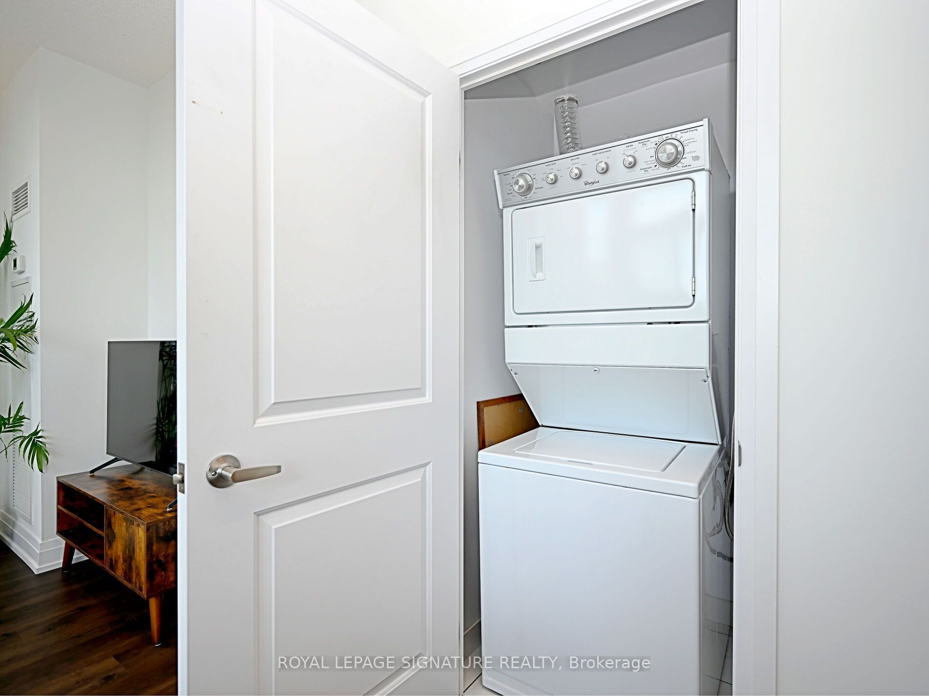 65 Speers Rd, #505