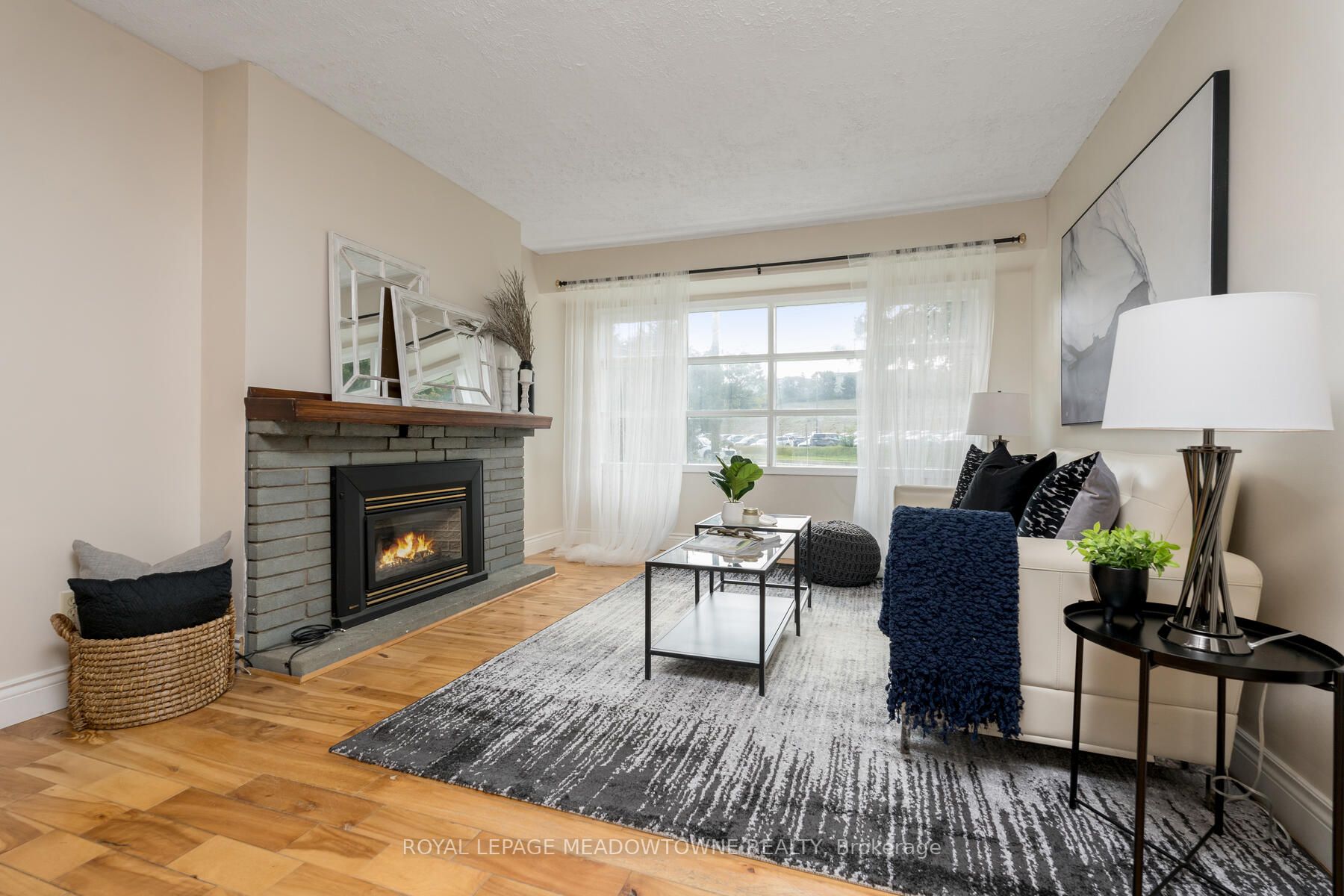 58 River Dr