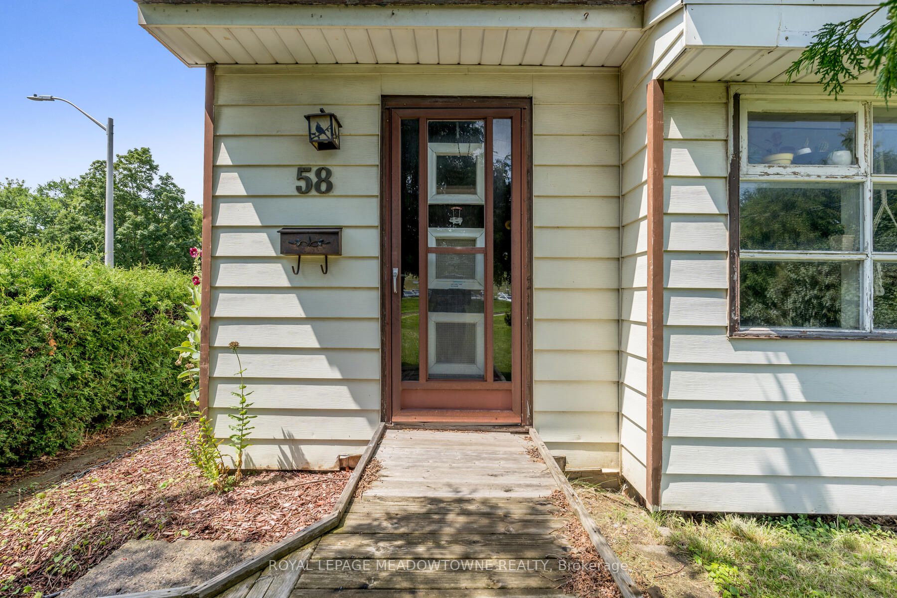 58 River Dr