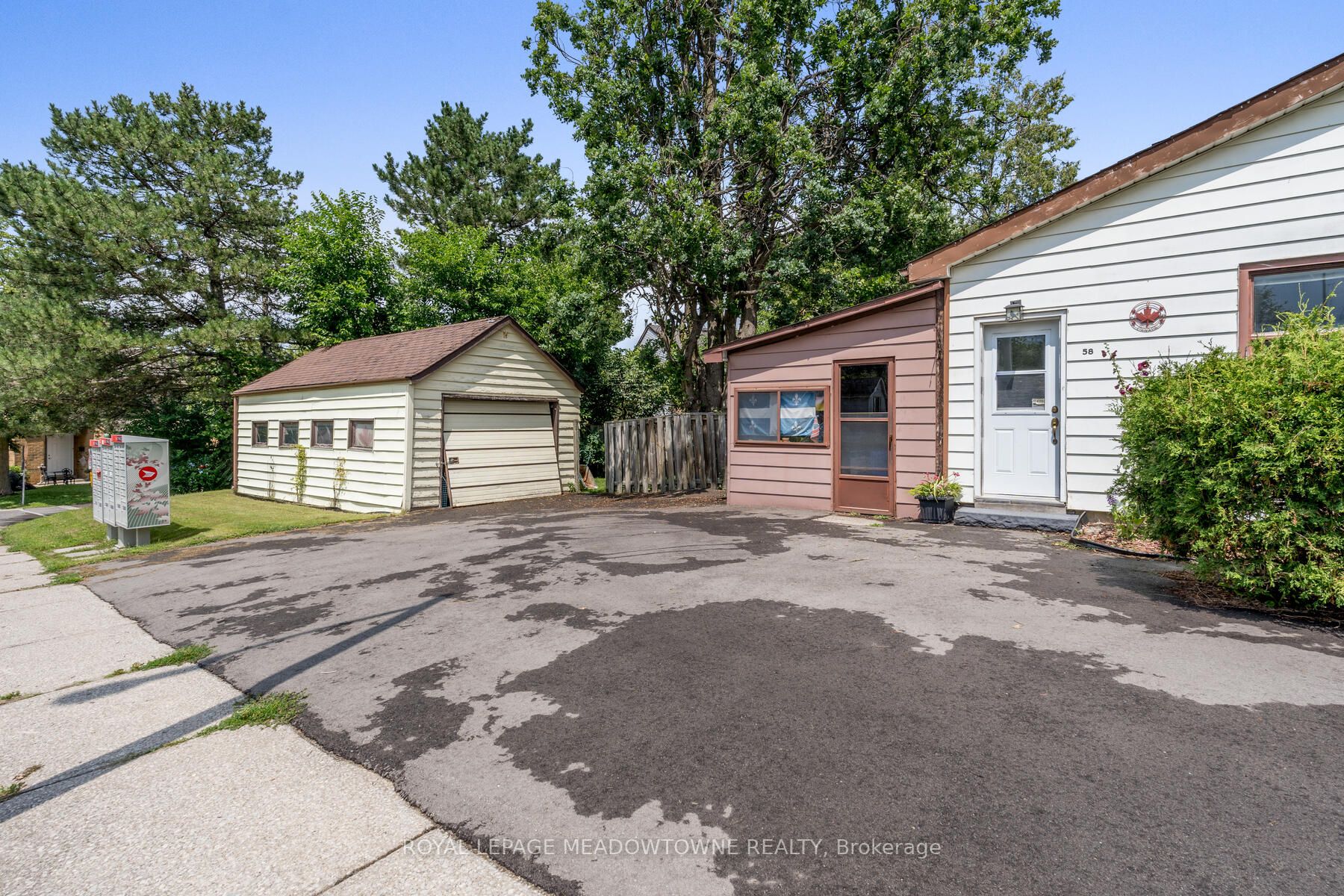 58 River Dr